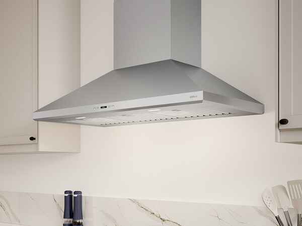 Close-up Detail of Zephyr Siena Pro Wall Mounted Range Hood – Seamless Stainless Steel Design and ICON Touch Controls