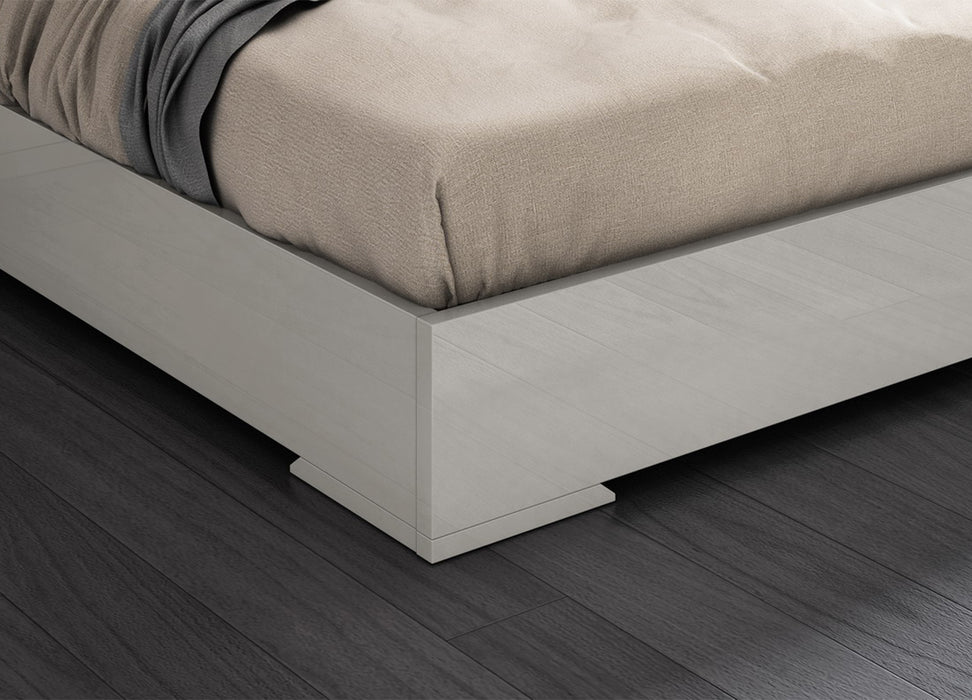 Whiteline Mods - Anna King Bed BK1207