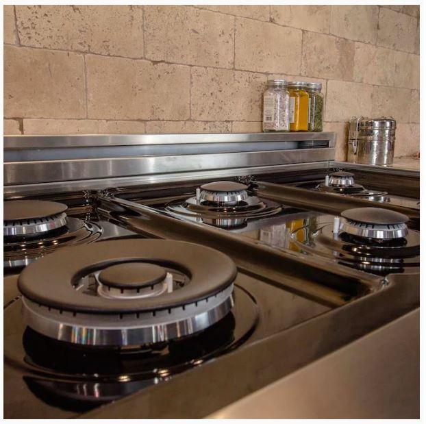 ZLINE 48" Professional Stainless Steel Gas Rangetop with 7 Gas Burners and Griddle